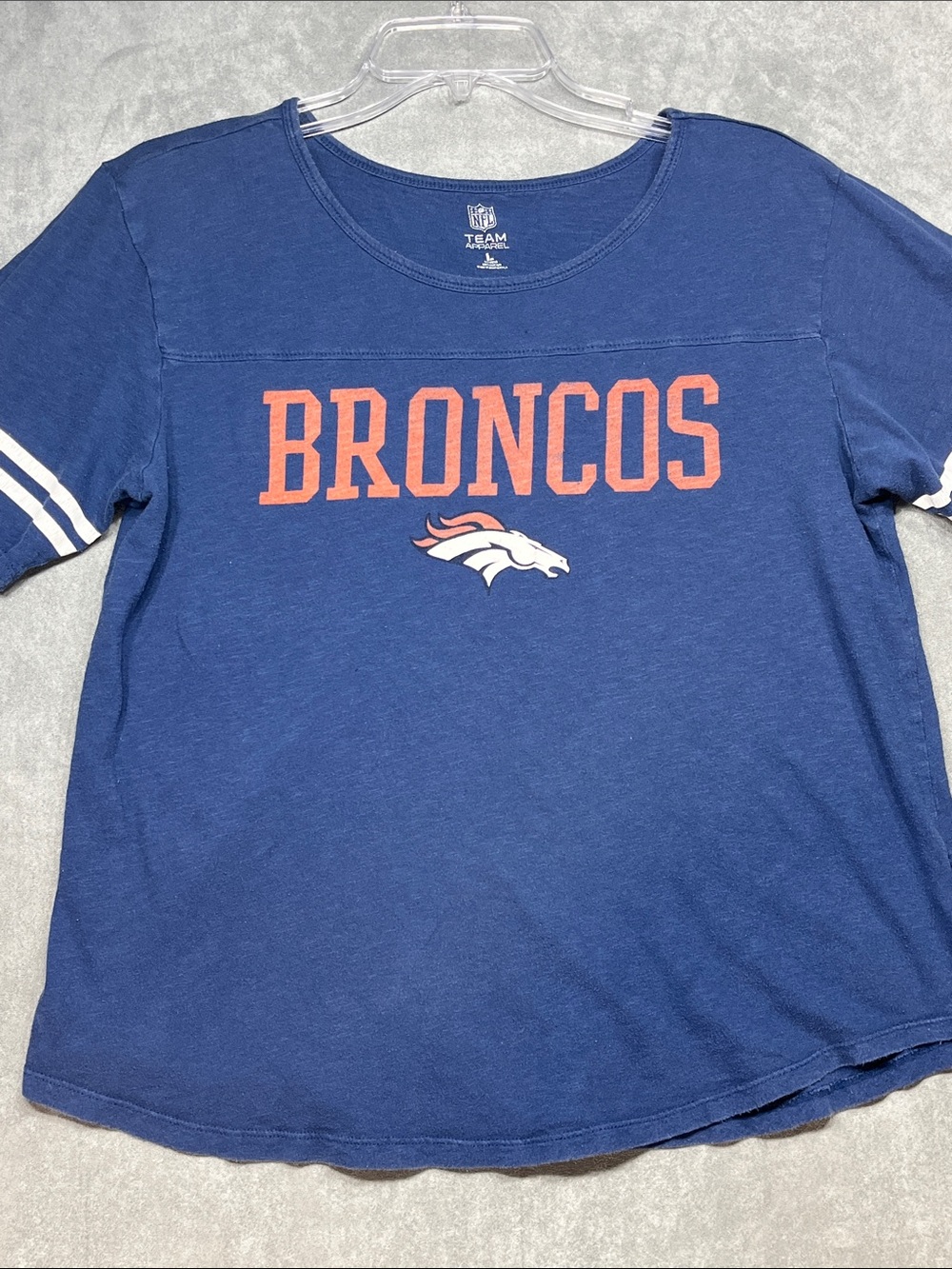 Denver Broncos NFL Team Apparel Women’s L Blue Graphic T-Shirt